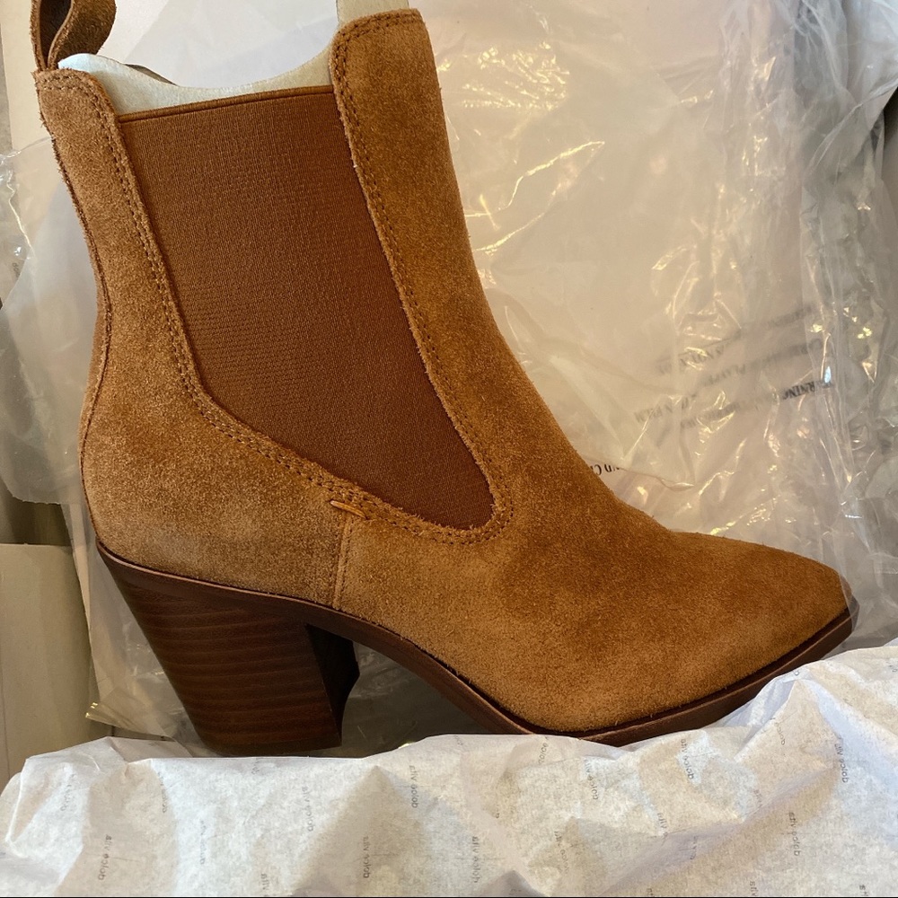 Dolce Vita Sabil Chelsea Boot - Picture 11 of 15